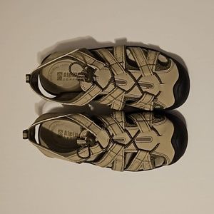 Alpine Design Ghille Hiking Walking Sandals Size 6 Shoes
